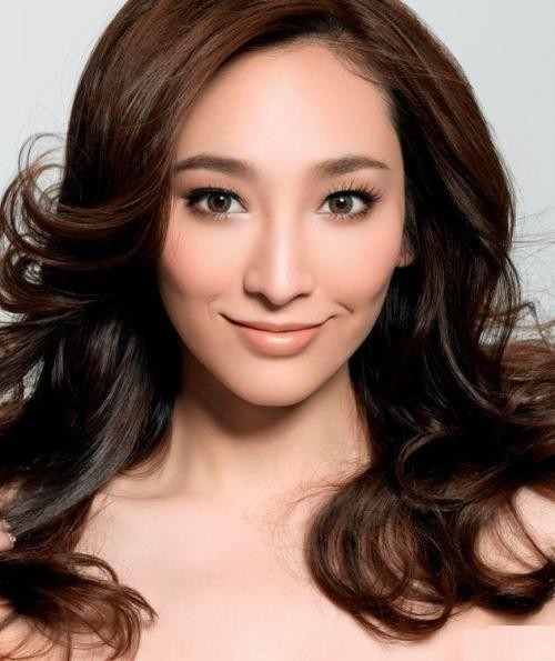 吴佩慈晒出照片：女儿小蕊蕊四周岁生日！“彩色小马”主题宴会