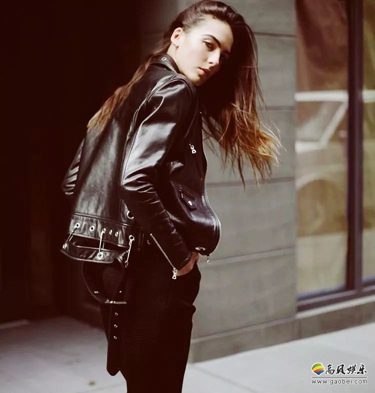 本次为大家介绍因为一张照片爆红世界杯的哥伦比亚名模Daniela botero