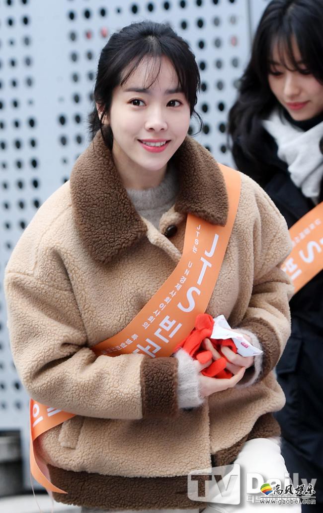 女演员韩志旼,韩孝周出席「jts街头募捐」活动,所到之