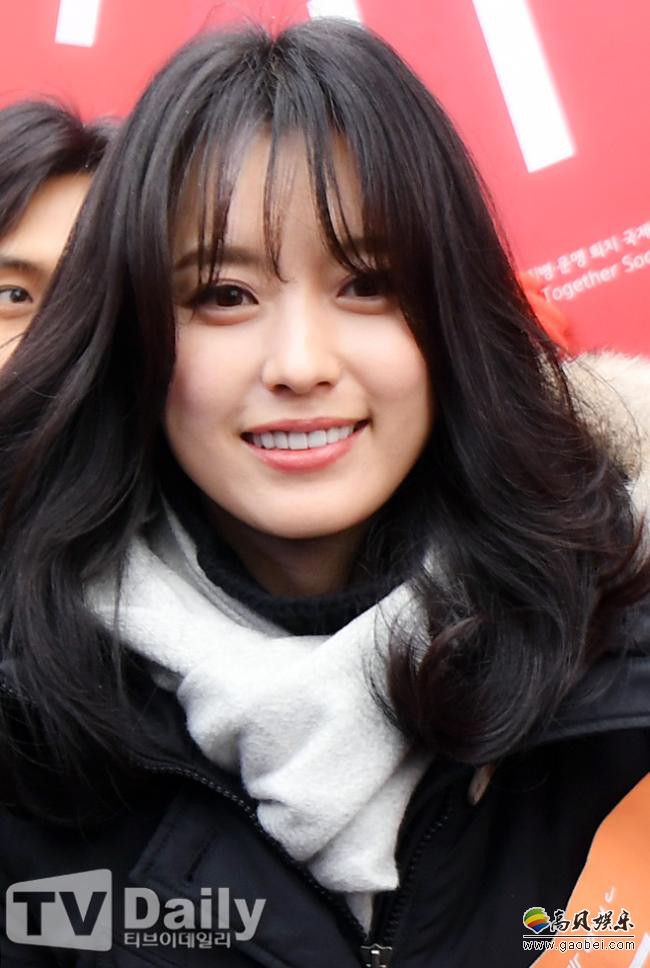 女演员韩志旼,韩孝周出席「jts街头募捐」活动,所到之