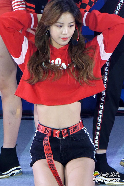 NeonPunch 单拍秀 拍摄日期：181109【9合集 2.50 GB】