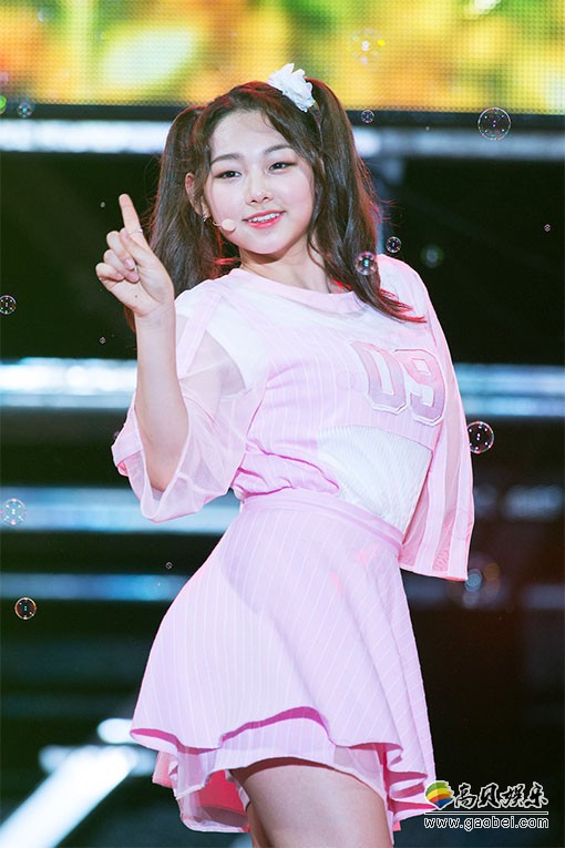 gugudan-姜美娜高清图片：海滩大学歌谣祭祝贺演出[ID67678]【48合集】