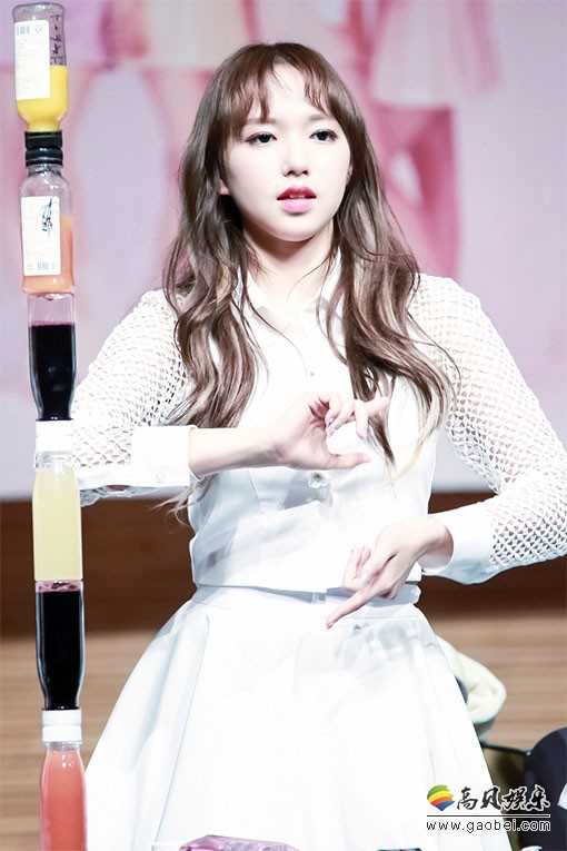 宇宙少女(WJSN)程潇高清图片：粉丝见面会活动图集[ID70151]【13合集】