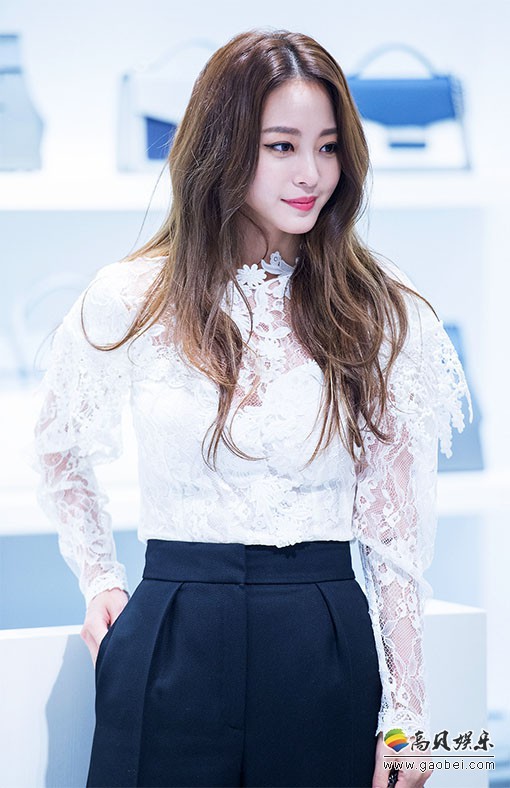 韩艺瑟高清图片：名人特别邀请活动in乐天百货大邱店(1)[ID72449]【43合集】