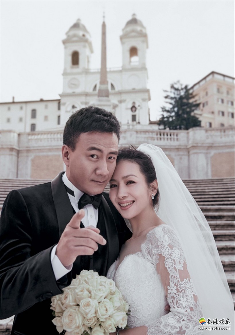 胡军与妻子卢芳拍摄婚纱时尚大片曝光,二人再次来到二十年前求婚的