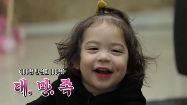 ZICO凭藉洗脑旋律和明星舞蹈挑战攻占音乐榜，最近迎来史上最萌挑战者