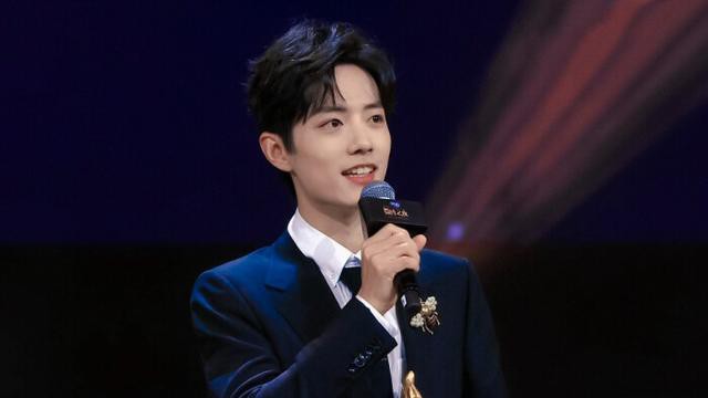 网友爆料称：肖战将社交平台头像改成黑色！随后肖战工作室发表声明辟谣