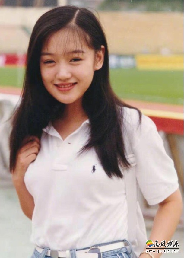 薛佳凝微博发出旧照并配文！疑似在否认恋情，网友纷纷猜测其新恋情曝光