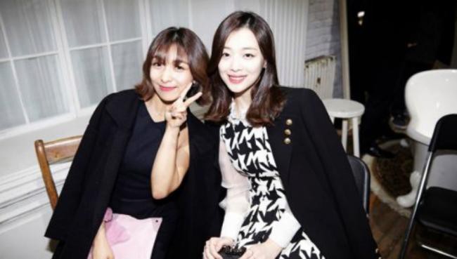 f(x)成员Luna纪录片《人真好》近期播出，提及队友Sulli离世Luna当场泪奔