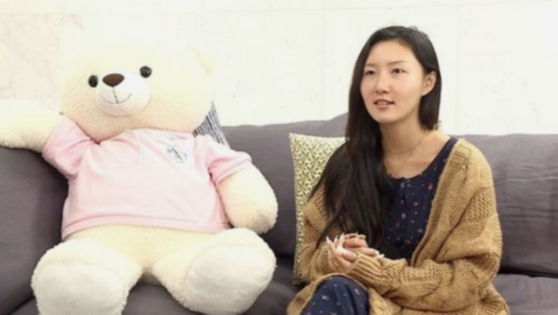 MAMAMO华莎舞台上是性感女爱豆《我独自生活》朴素呆萌的吃货安慧真