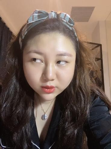 杨天真发布一段自己念rap视频，挑战大热rap“淡黄的长裙，蓬松的头发”