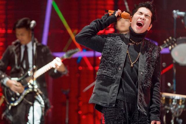 3月30日是萧敬腾生日，零点刚过不久，谢霆锋便在微博发文为他庆祝生日