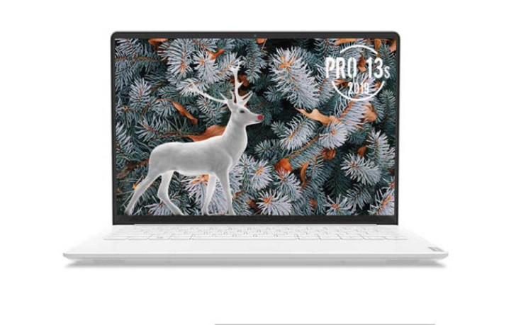 联想小新Pro13s 冰瓷莹玉，采用更精致设计，A面加入CNC钻石切边技术