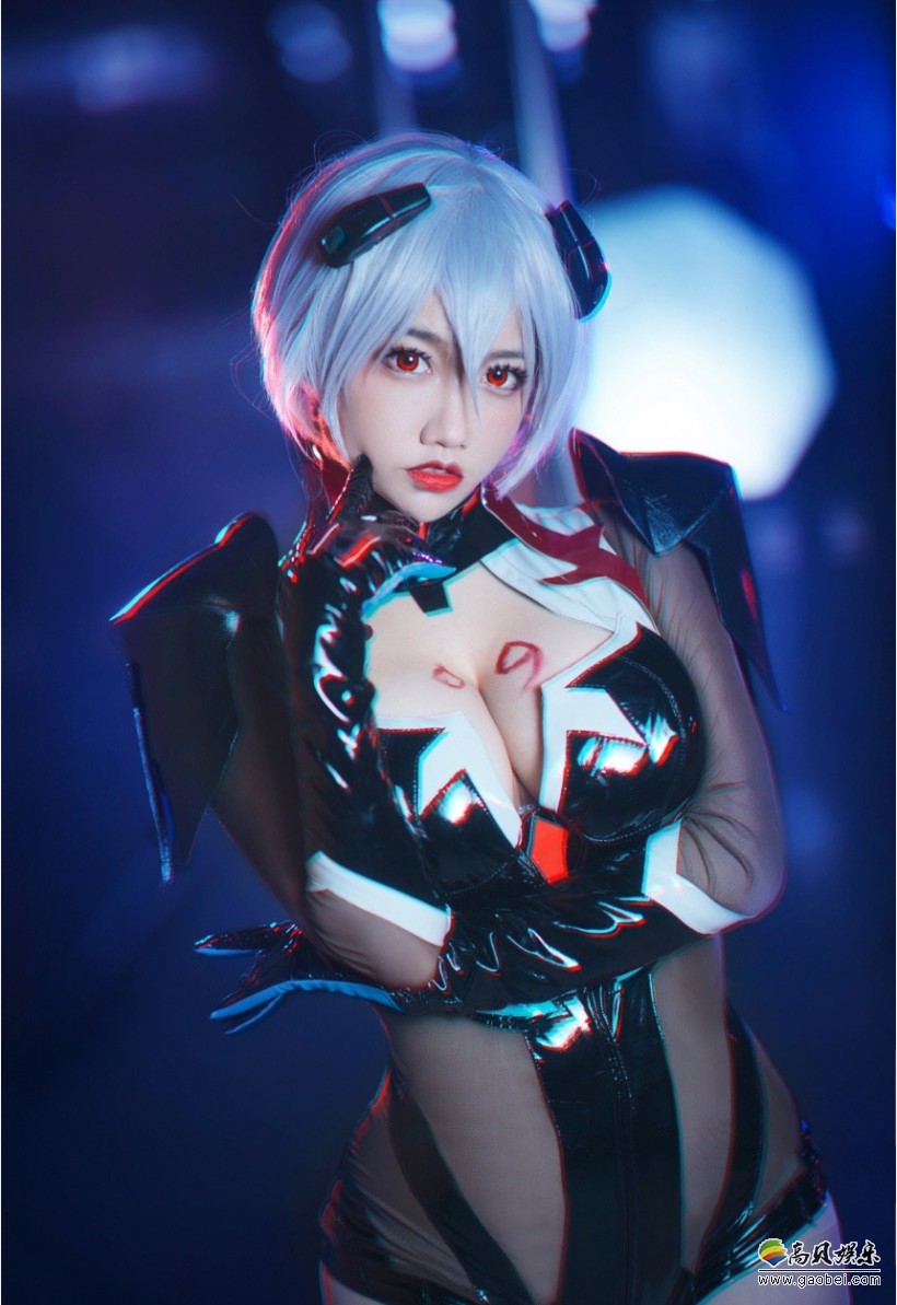 国内小姐姐COS《EVA》绫波丽！精致颜值以及用心服装，COS质量相当高