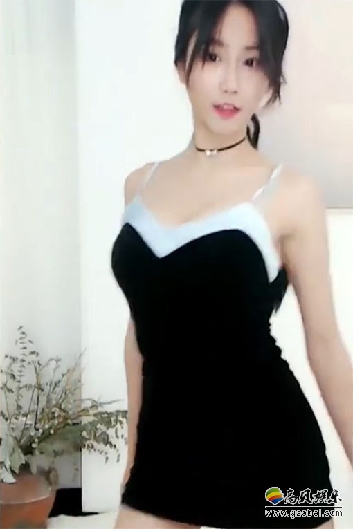 女主播 饭拍秀 [ID95185版本]【50合集 2.88 GB】