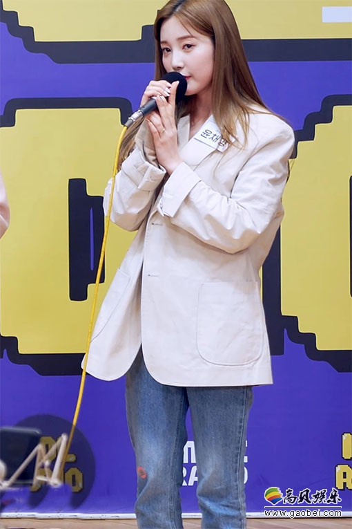 APRIL 饭拍秀 拍摄日期：20200429【5合集 1.61 GB】