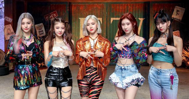 ITZY女团最新发行的迷你三辑〈Not Shy〉：预告这次有出道后最难的编舞