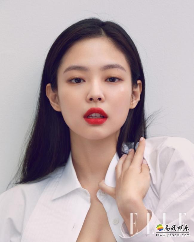 BLACKPINK成员JENNIE最新杂志写真照曝光，性感诱惑气场吸引粉丝目光