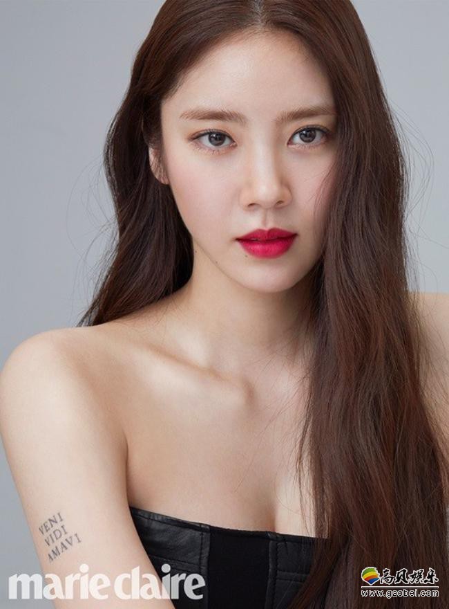 孙淡妃近日为某杂志最新一期拍摄写真照，非同一般女神气质令人眼前一亮