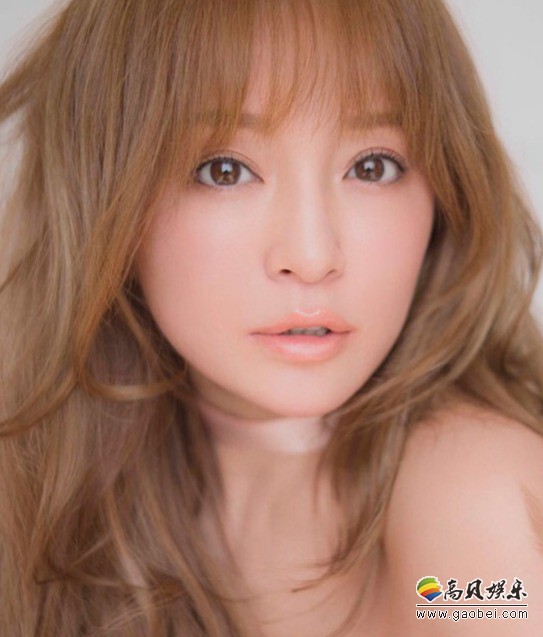 歌迷联盟微博表示滨崎步PCR检查结果阴性，其周边工作人员出现阳性反应