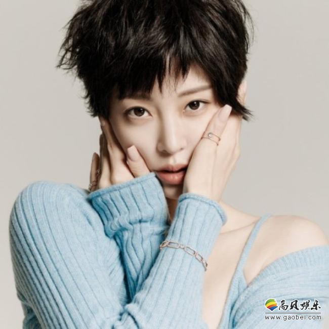 韩艺瑟近日为代言品牌拍摄最新宣传照，全新的短发造型吸引了人们的目光