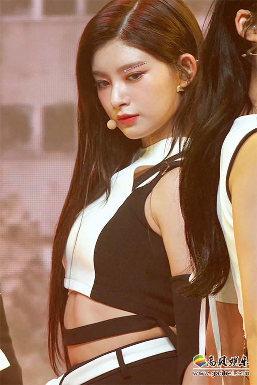 EVERGLOW 饭拍秀 拍摄日期：20210603【3合集 825 MB】