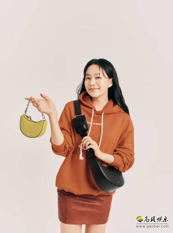 朴宥娜近日成为某服装品牌新的代言人，她出镜拍摄了该品牌的最新宣传照