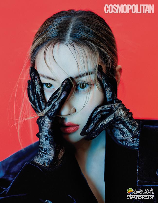 宣美近日为某杂志最新一期拍摄写真，依旧气场十足“腿精女王”惊艳眼球