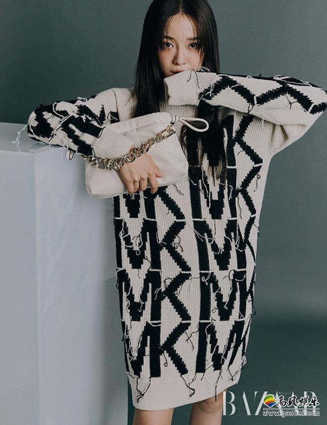 金世正为某杂志最新一期拍摄写真，搭配不同风格服装！展示丰富多彩魅力