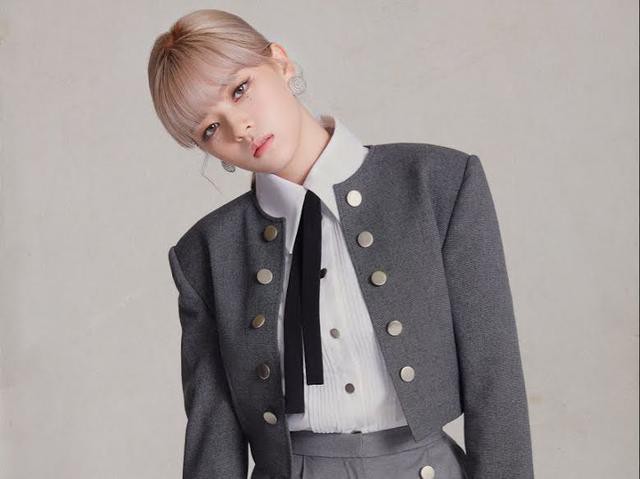 TWICE成员俞定延因恐慌症二度停工！她在JYP官方社群发文跟粉丝们道歉