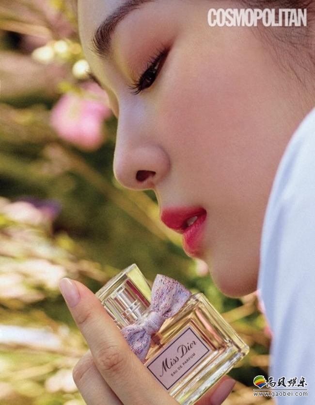 原花滑运动员金妍儿为某杂志最新一期拍摄写真，潮流时尚完全体偶像蜕变