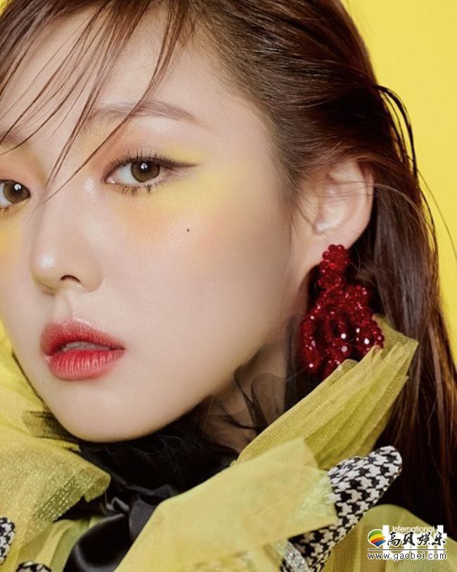 miss A原成员Min为某杂志最新一期拍摄写真，游走在稳重＋活泼氛围之中