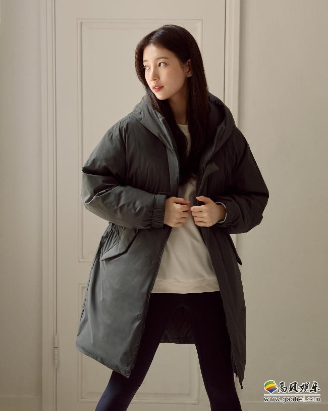 秀智近日为代言户外品牌拍摄一组最新宣传照，新款秋冬装扮潮流实用并举