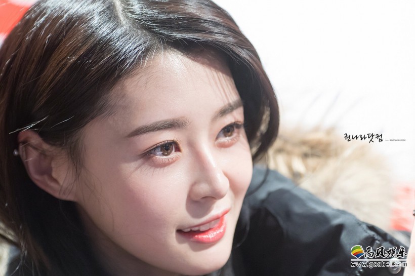 权娜拉跟随哪个女团出道担当副主唱、副领舞？何时合约到期并退出组合？