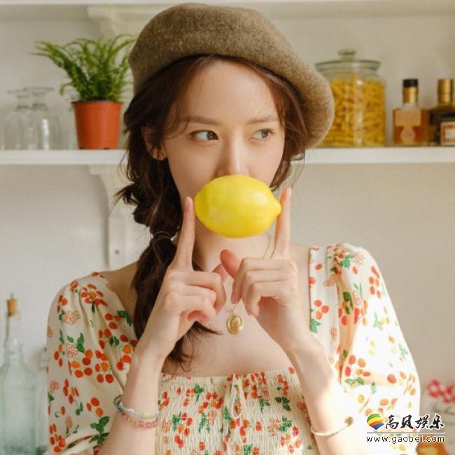 少女时代允儿发布最新拍摄时装品牌宣传写真，依旧是熟悉的专属清纯气场