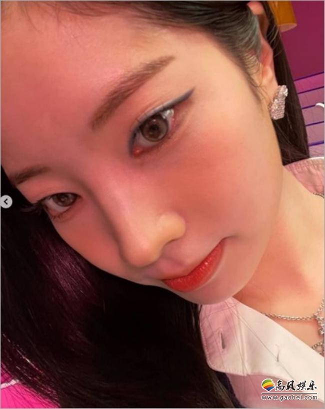 TWICE官方近日发布多贤照片：一改以往清纯可爱风格，展现成熟性感魅力