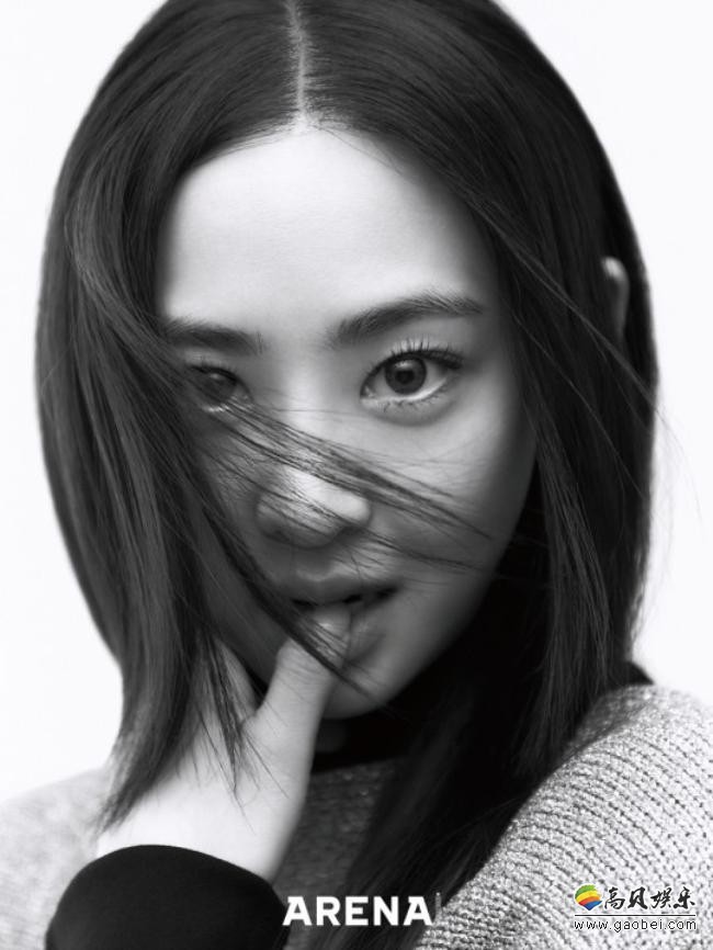 金多顺近日为某杂志最新一期拍摄写真，以其出众美貌吸引了广大粉丝目光