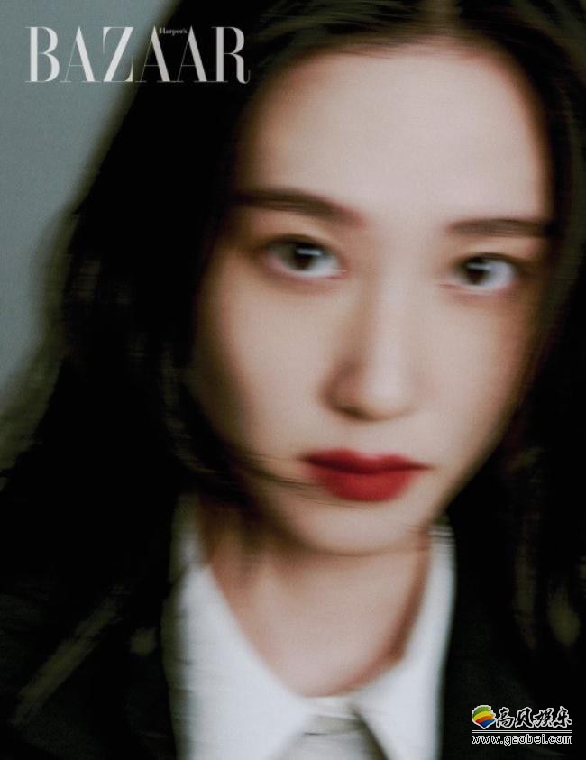 朴恩斌近日为某杂志最新一期拍摄一组写真，亲和力衬托时尚气质恰到好处