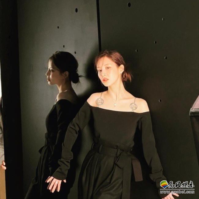 少女时代徐贤近日留言并发布一组近照，爱豆气场＋敬业态度吸引粉丝眼球