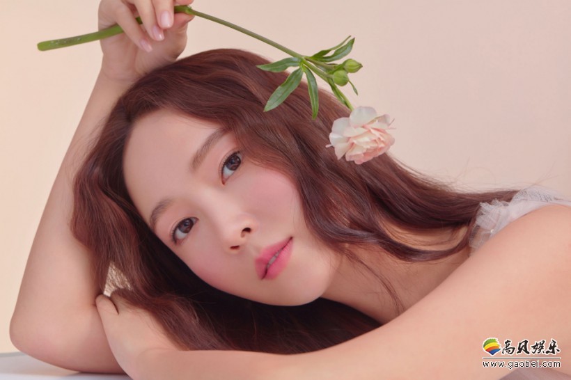 Jessica郑秀妍为何被星探发掘成为练习生？哪年以所属女团成员身份出道？