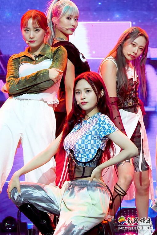 HOT ISSUE 饭拍秀 拍摄日期：20211001【4合集 1.22 GB】