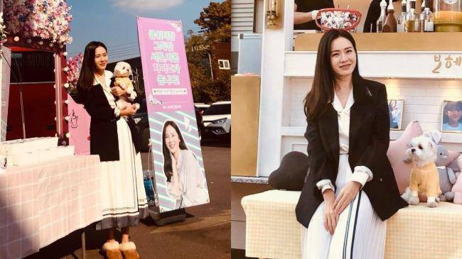 正在拍摄新剧的孙艺真，近日收到粉丝送的应援咖啡车，通过IG上传认证照