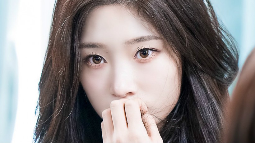 Chae Yeon郑采妍哪年跟随所属女团出道？拥有怎样的嗓音令人印象深刻？