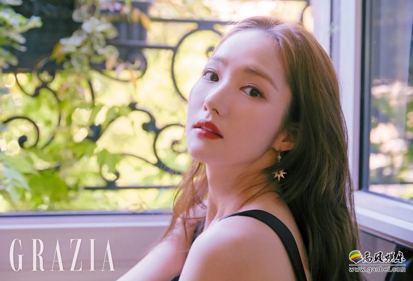 Min Young朴敏英出演哪部情景喜剧出道？她主演哪部古装剧为观众熟知？