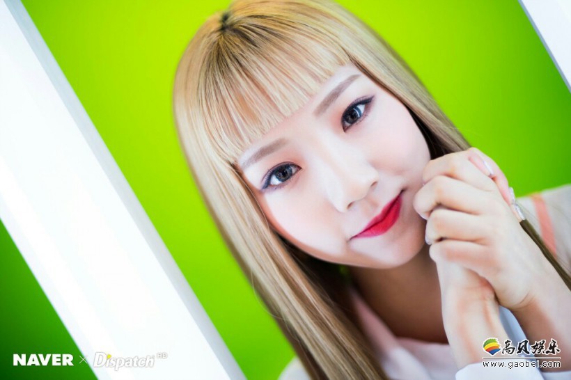 JinSook李真淑是以哪个女团成员身份出道？她为何被称反转魅力美少女？