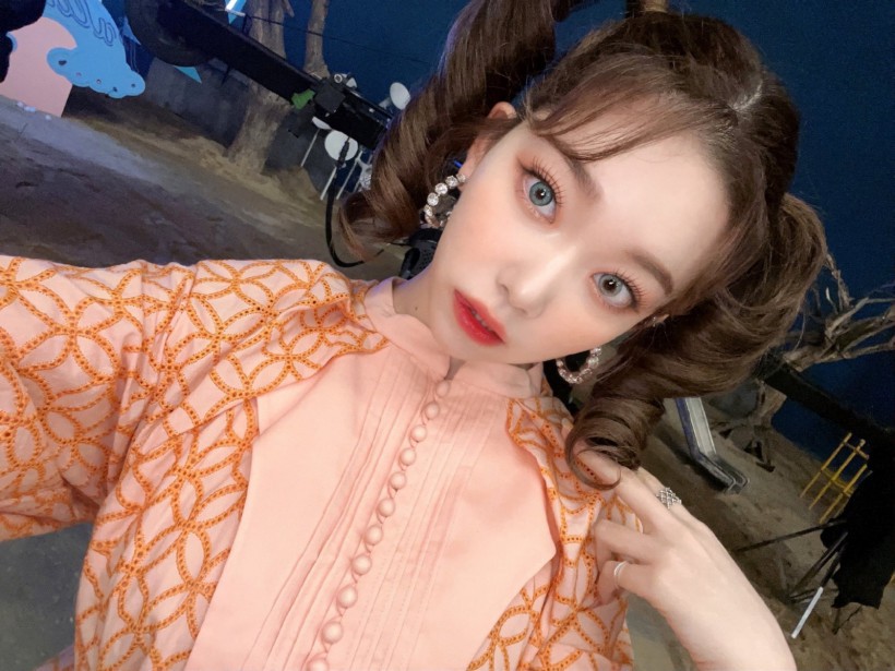 TSUKI福富月跟随哪个女团正式出道？她凭借怎样表情管理反差萌吸引人？