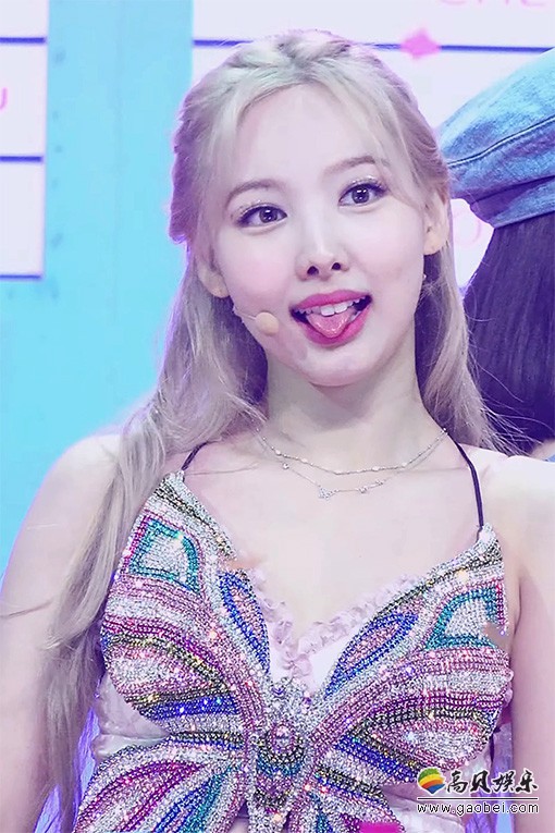 NAYEON 饭拍秀 拍摄日期：20220630【3合集 1.11 GB】