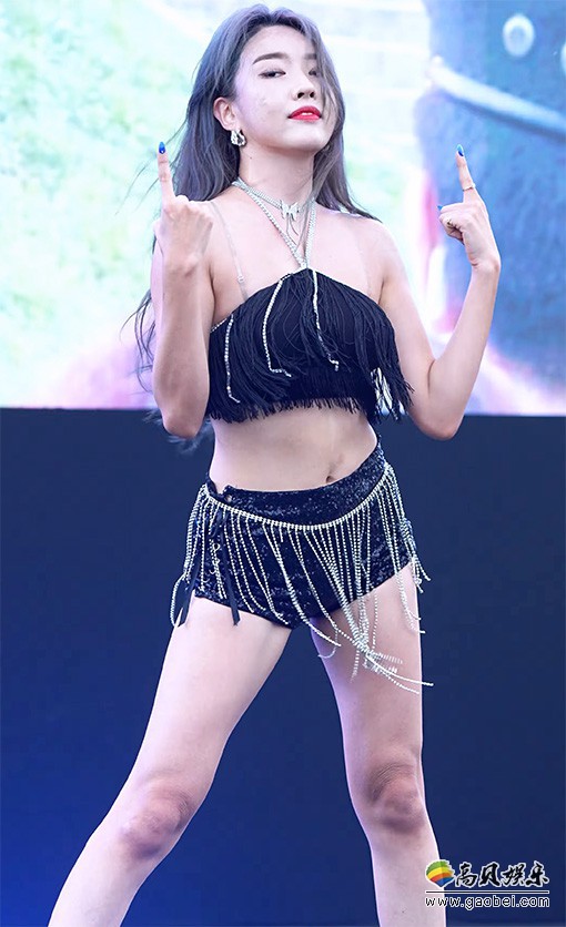 Holly Queen 饭拍秀 拍摄日期：20220805【2合集 949 MB】