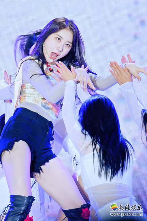 LEE CHAEYEON 饭拍秀 拍摄日期：20221018【2合集 998 MB】