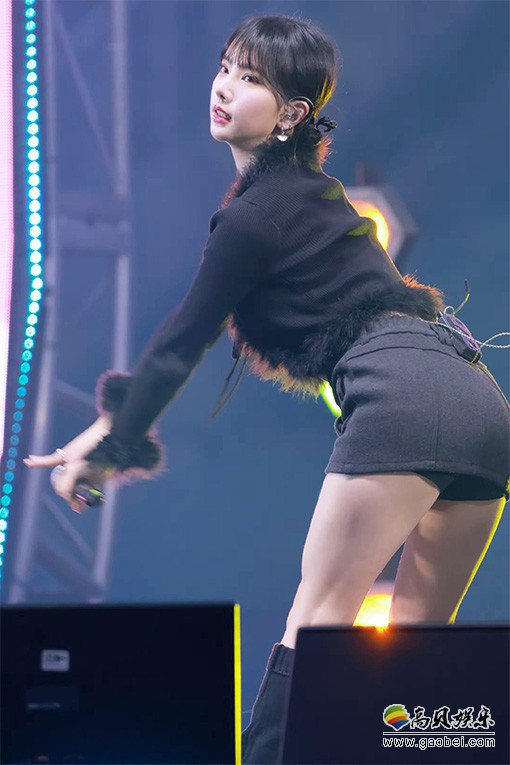 VIVIZ 饭拍秀 拍摄日期：20221118【22合集 16.8 GB】